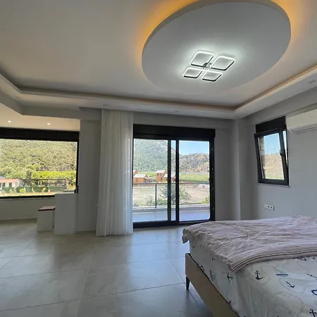 فيلة Villalakehouse