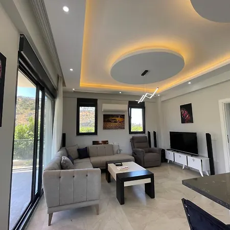 فيلة Villalakehouse دالامان